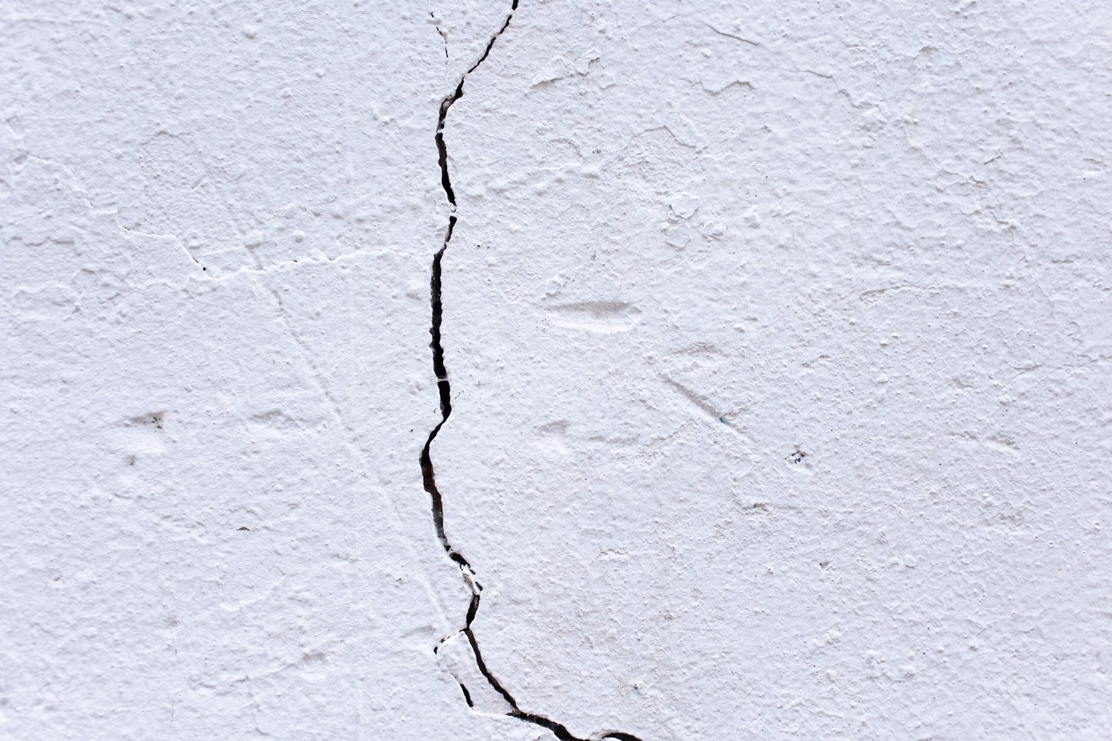 Traitement des fissures murales : comment faire ?
