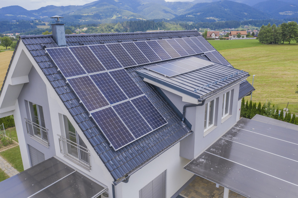 Panneaux solaires hybrides : fonctionnement, avantages, inconvénients, installation, prix