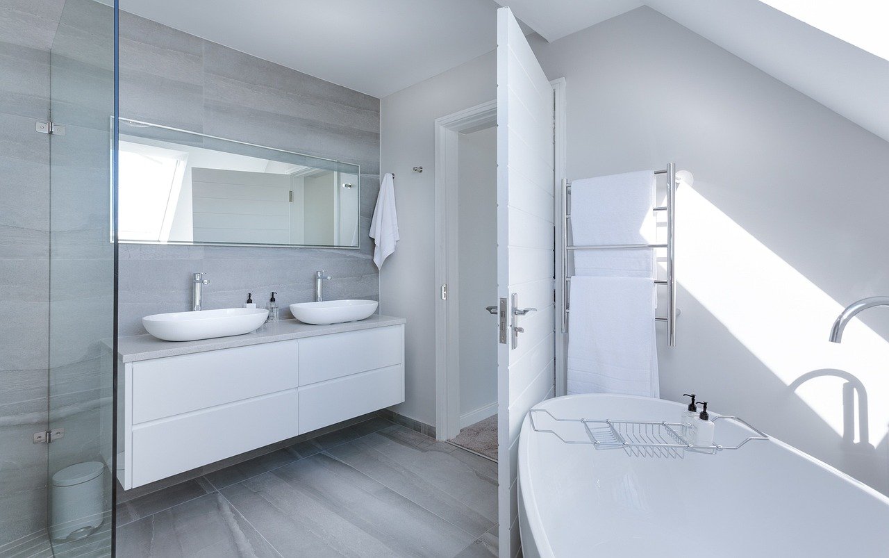 Quels sont les meilleurs revêtements de sol pour une salle de bain ?