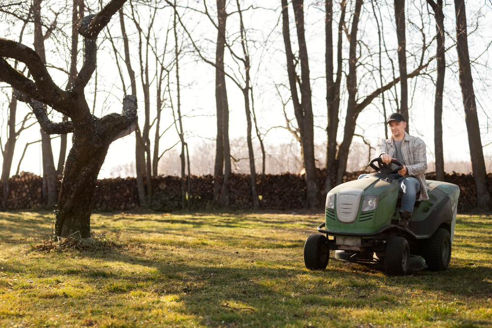 Investir dans un tracteur tondeuse : tout ce qu&rsquo;il faut savoir (avantages, entretien, réparations, prix, etc.)
