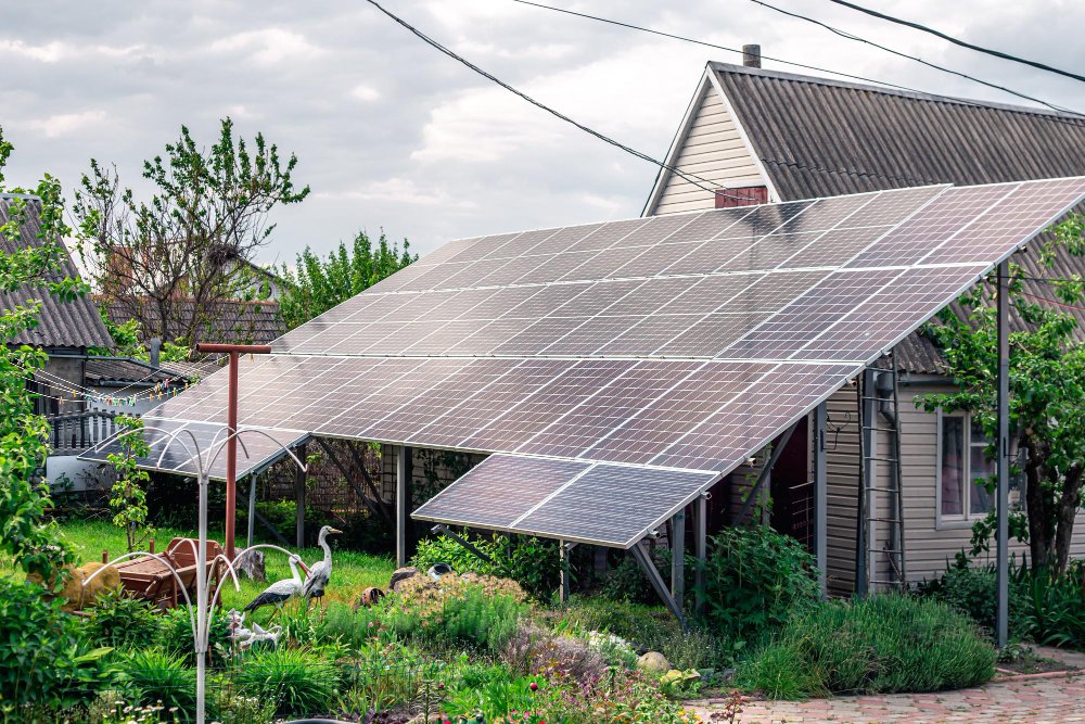 Guide pratique pour les frugaux : Réduire ses factures d&rsquo;énergie grâce aux panneaux solaires