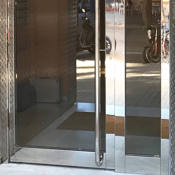 Les portes de portail en acier inoxydable, les plus résistantes.