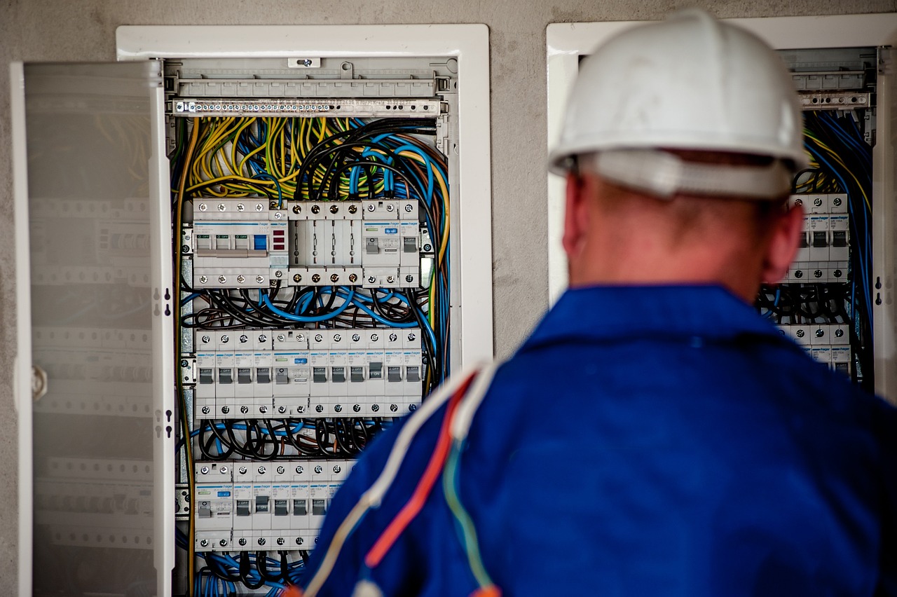 Pourquoi choisir un électricien certifié pour vos travaux ?