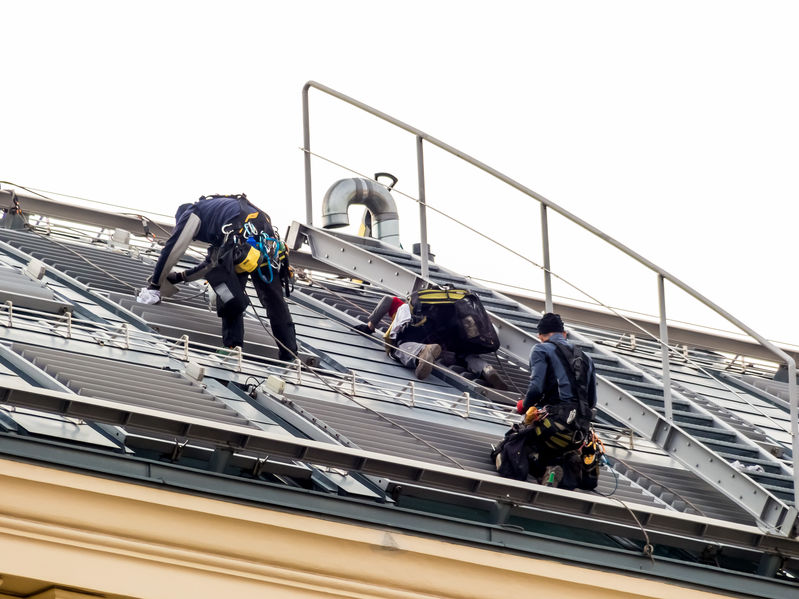 Les étapes à suivre après une inspection de toiture révélant des dommages à Laval