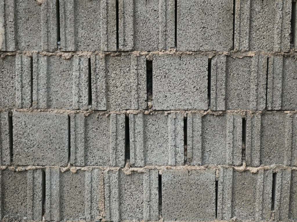 Mur en parpaing sans enduit