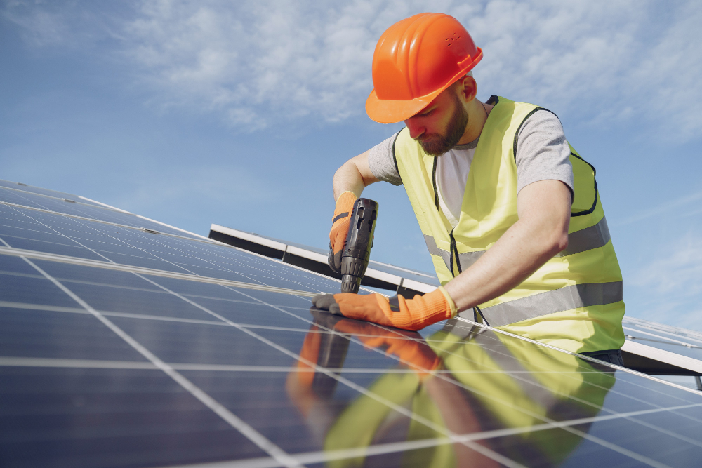 Prix panneaux photovoltaïques : quel budget prévoir ?