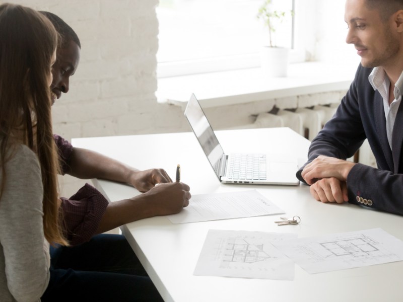 Le rôle du courtier immobilier dans un projet de rénovation : gagner du temps et de&nbsp;l’argent