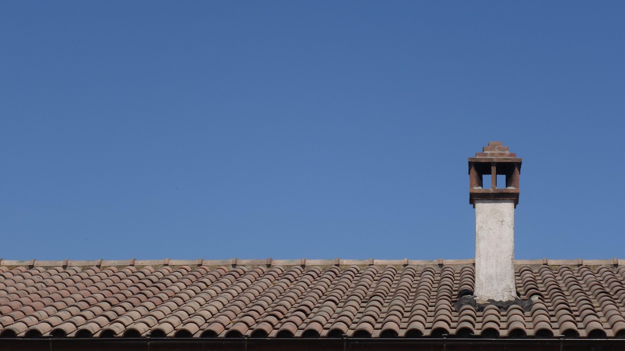 Les 5 questions à poser à un couvreur avant de signer un devis