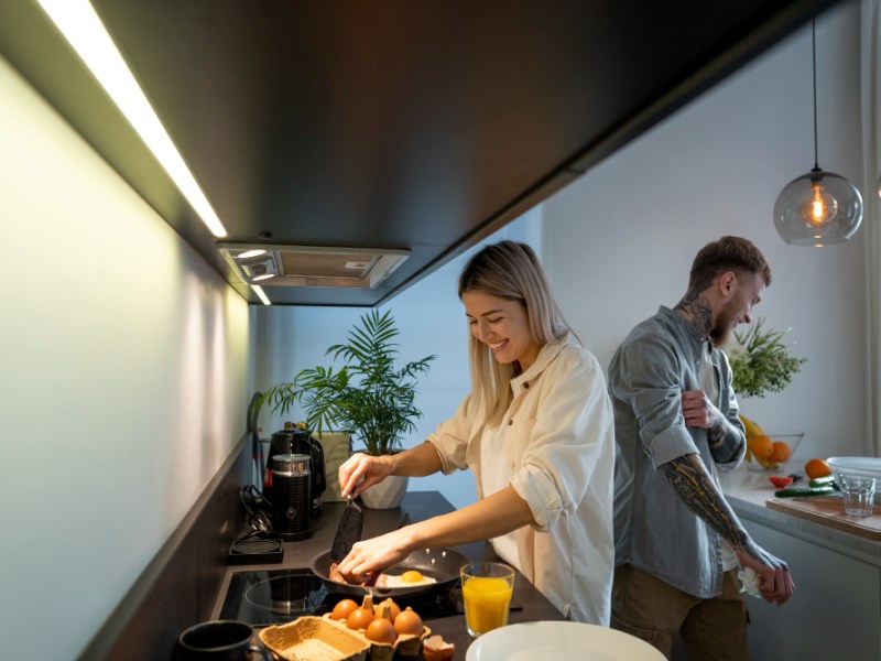 Rénovation cuisine : comment sublimer son plan de travail avec des&nbsp;LED