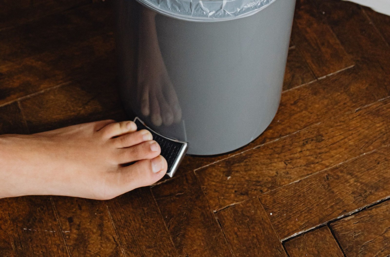Pourquoi la poubelle à pédale est devenue un indispensable dans une maison moderne